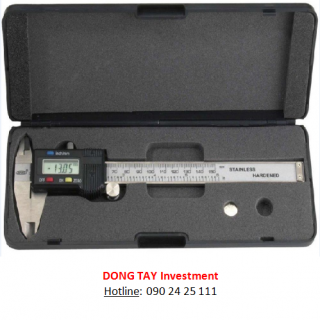 Digital calliper of stainless steel with mm and inch range from 0 - 150 mm in 0.01 mm increments